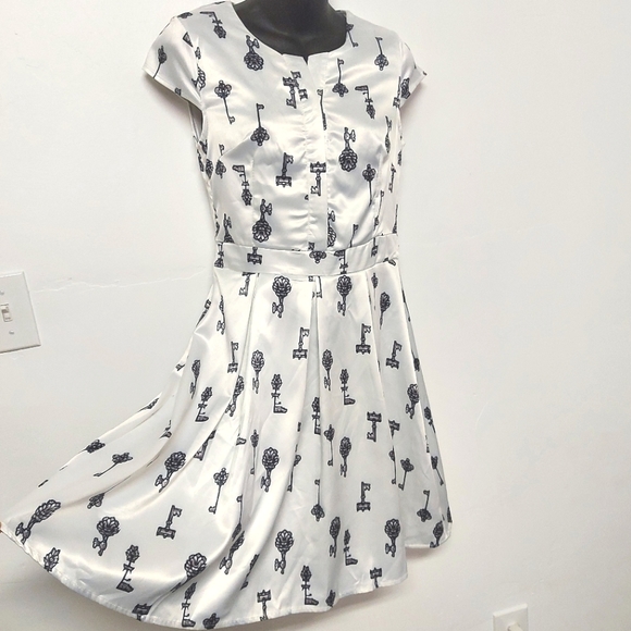 Wujiayouyi 'Keys' Satin Dress, Size Medium - Picture 4 of 13